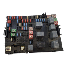 2008 CHEVROLET EQUINOX ENGINE FUSE BOX Bracket ~  25886116