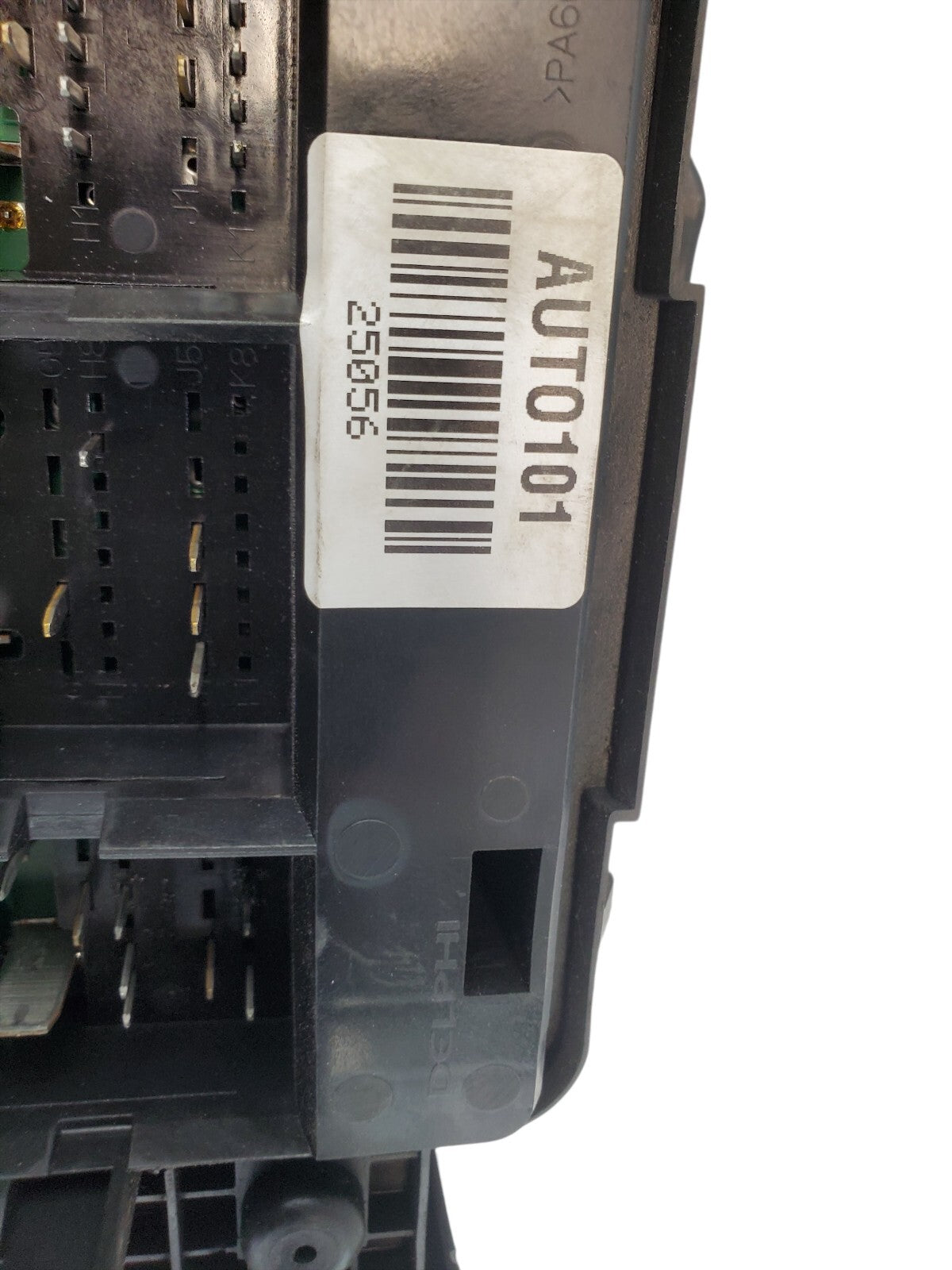06-07 Chevrolet Impala Fuse Box Relay Unit 25790585 OEM