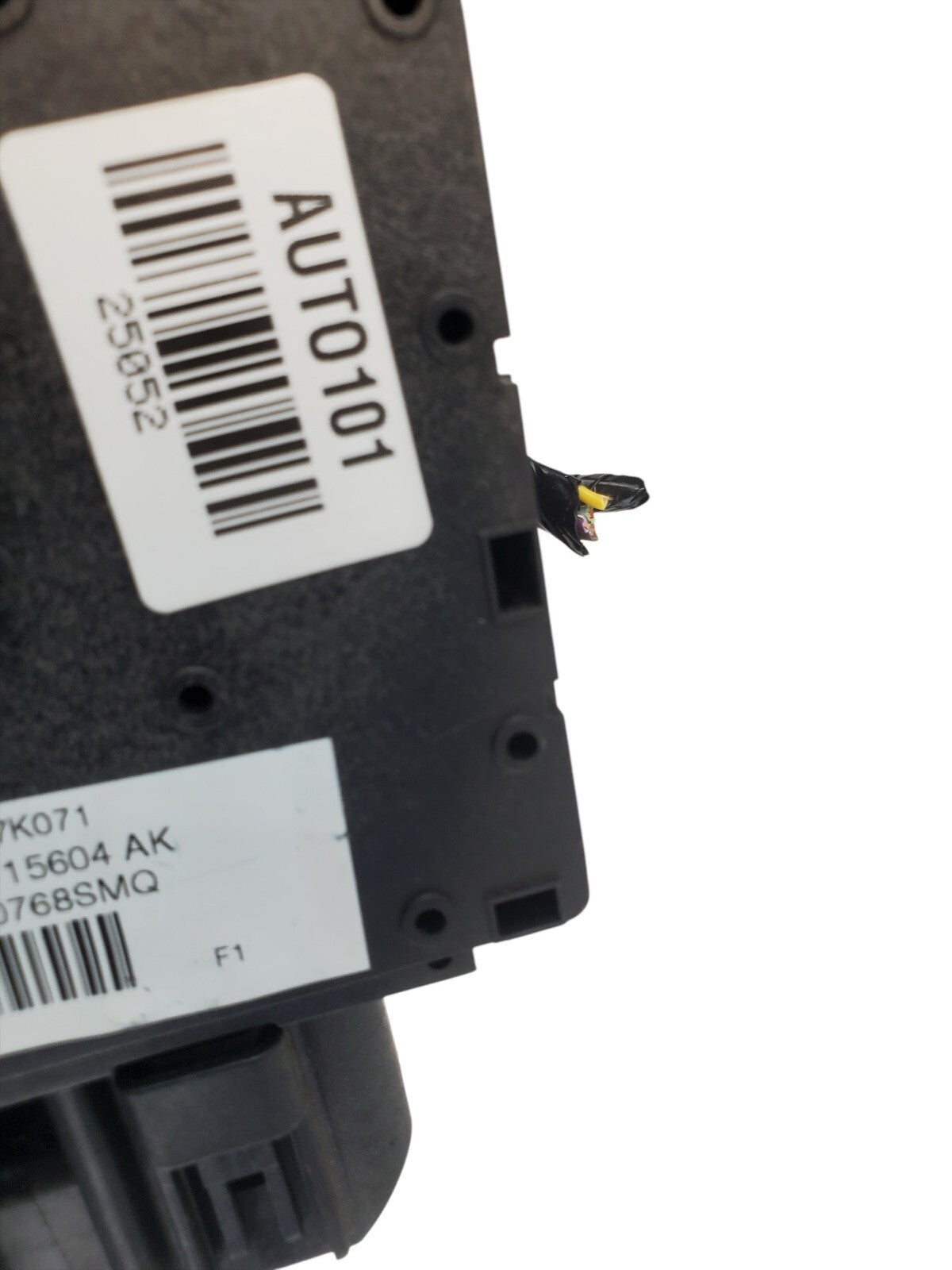 08 Ford Escape Mariner Interior Relay Fuse Box 8L8T-15604-AK Factory OEM