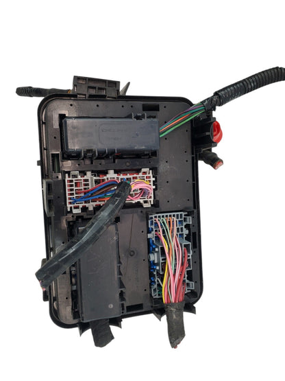11 Chevrolet Equinox GMC Terrain 2.4L Engine Fuse Relay Junction Box 20899629