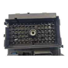 99-06 Chevy Silverado GMC Sierra Suburban Fuse Relay Box 15770992-01