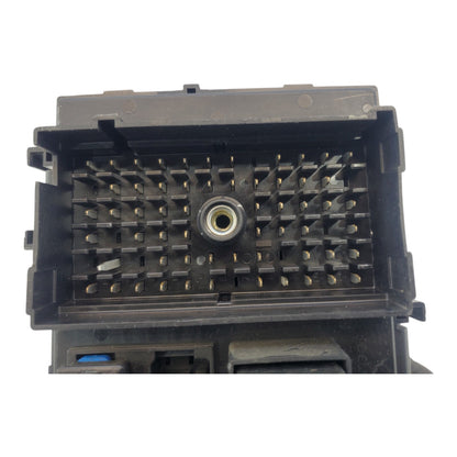 99-06 Chevy Silverado GMC Sierra Suburban Fuse Relay Box 15770992-01