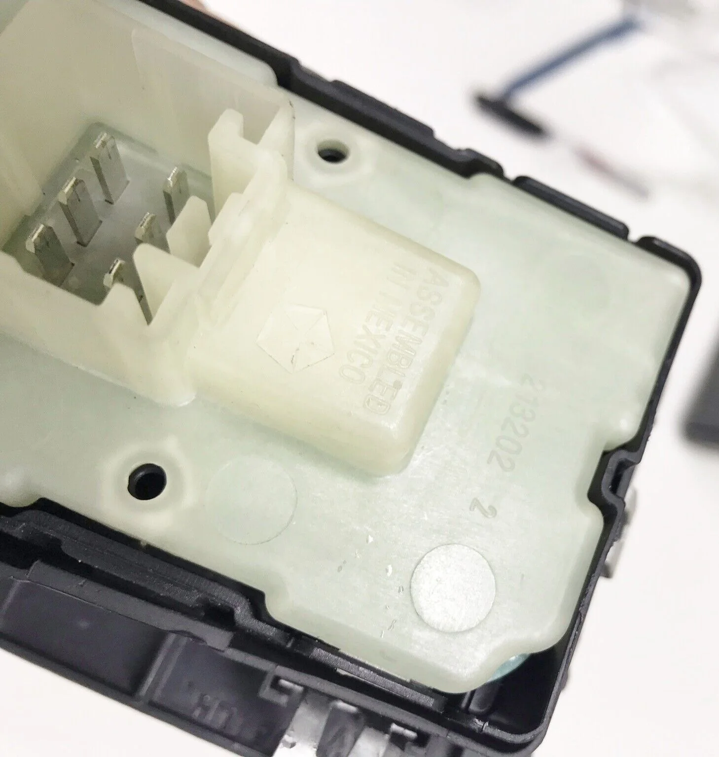 2006-2010 Grand Cherokee Driver Door Master Power Window Switch 04602788AA OEM