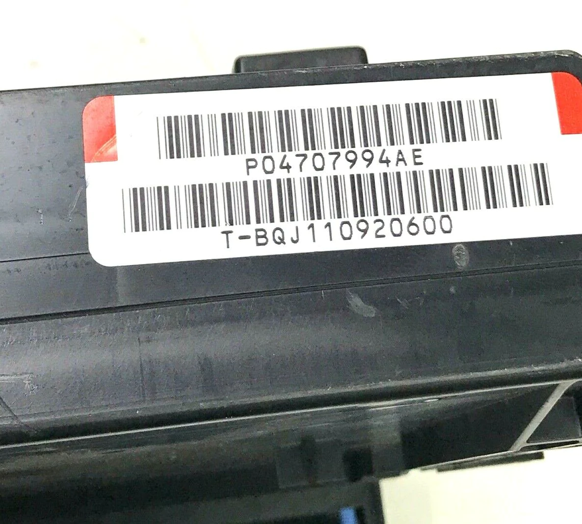 98-00 DODGE CARAVAN Fuse Box Relay Junction Box 04707994