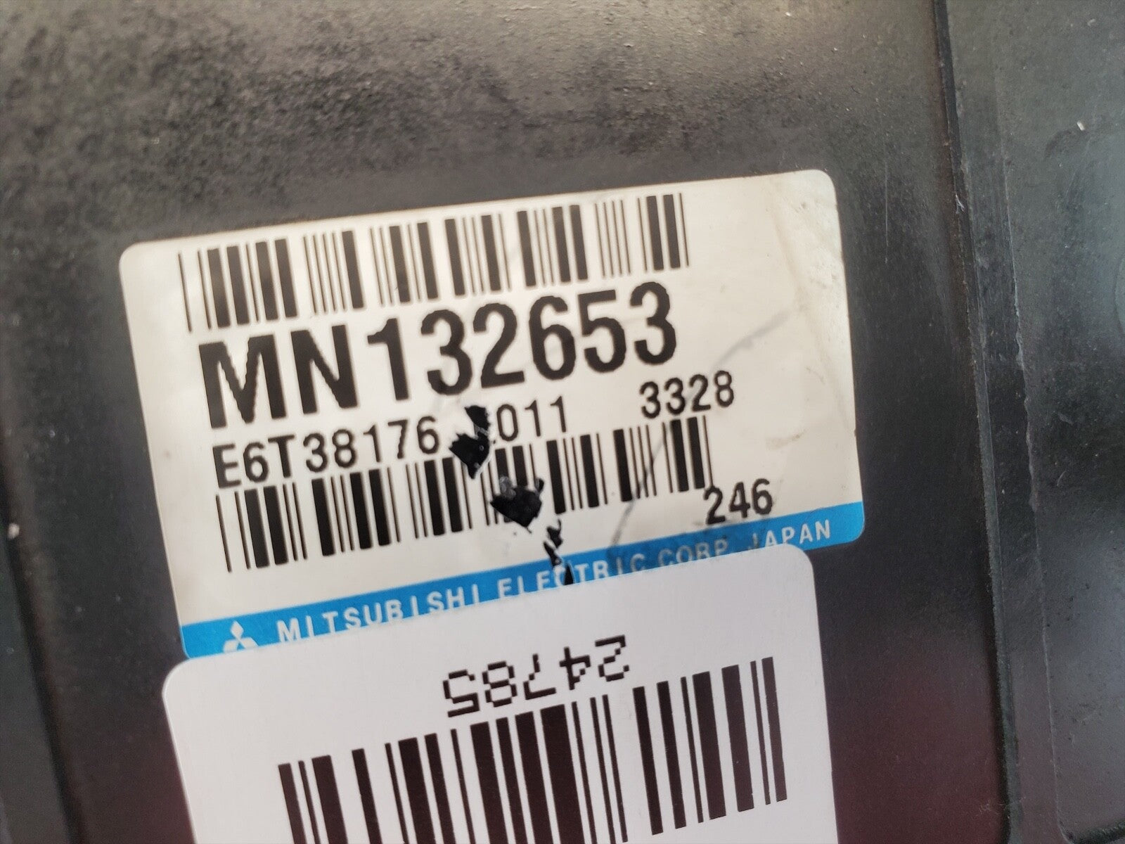 04 MITSUBISHI ENDEAVOR Engine Control Module ECM Computer MN132653
