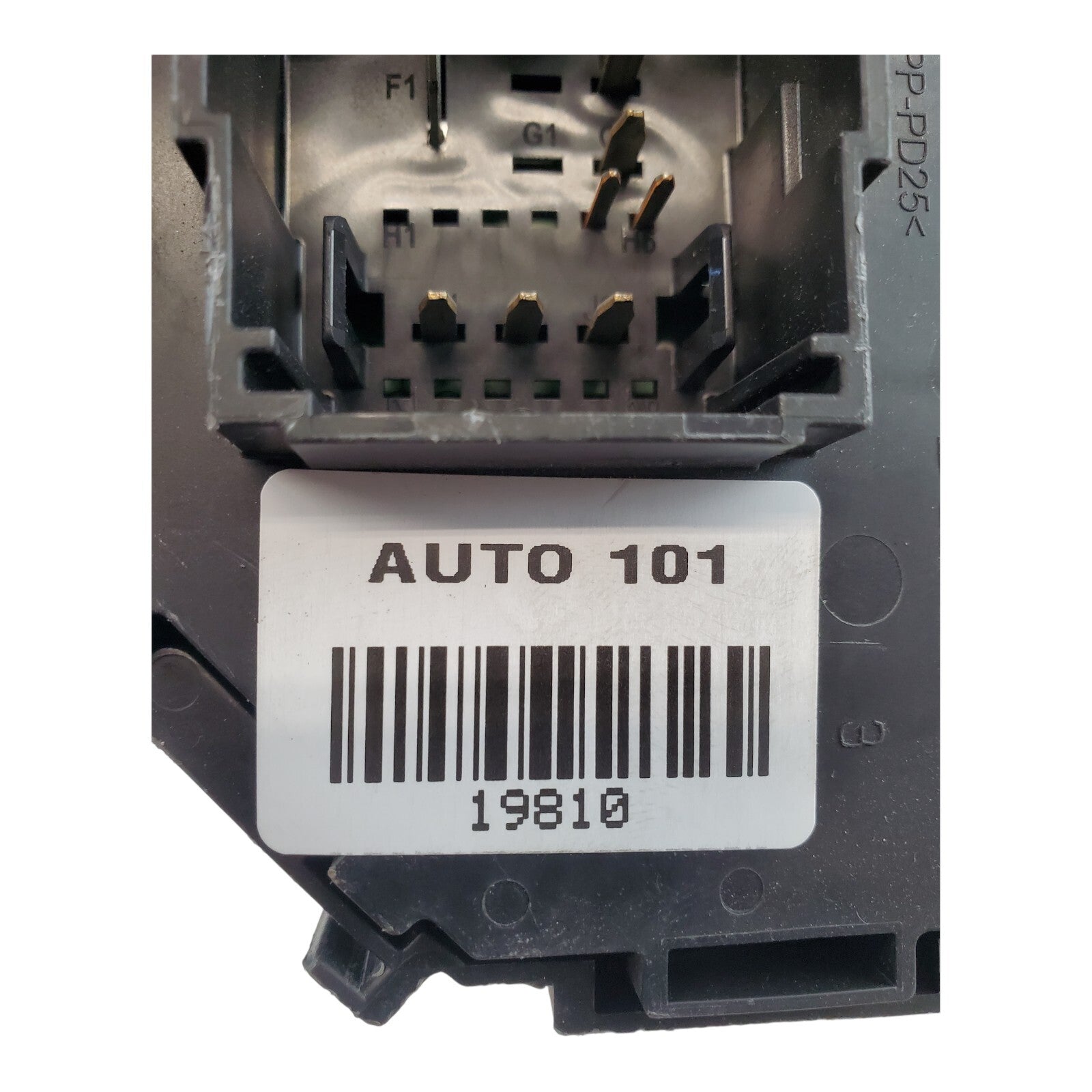 ✅2007 Chevrolet Silverado Cabin Fuse Box 25815390