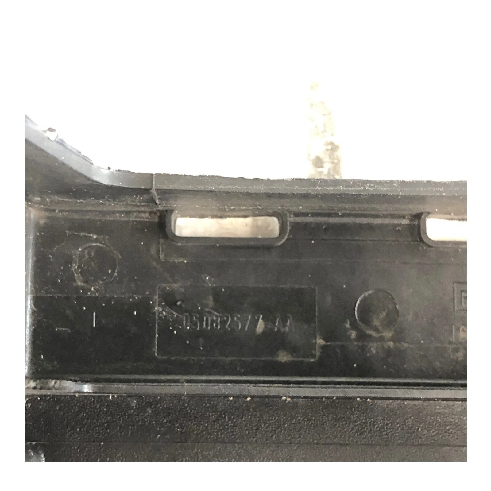2005 - 2007 Caravan Town & Country Fuse Box Relay Control Module 05144505AC