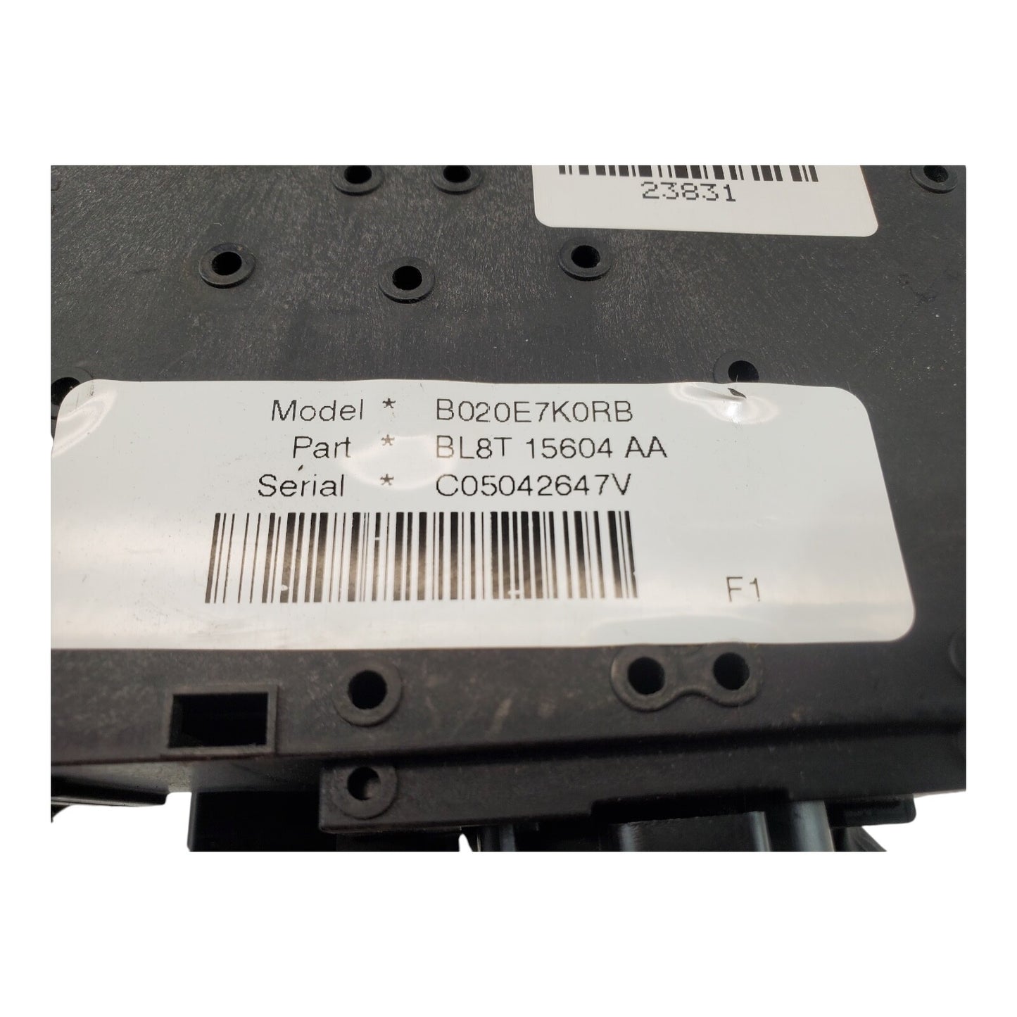 ✅2009-2009 Ford Escape Fusebox Fuse Box Relay Module Bl8t 15604 Aa