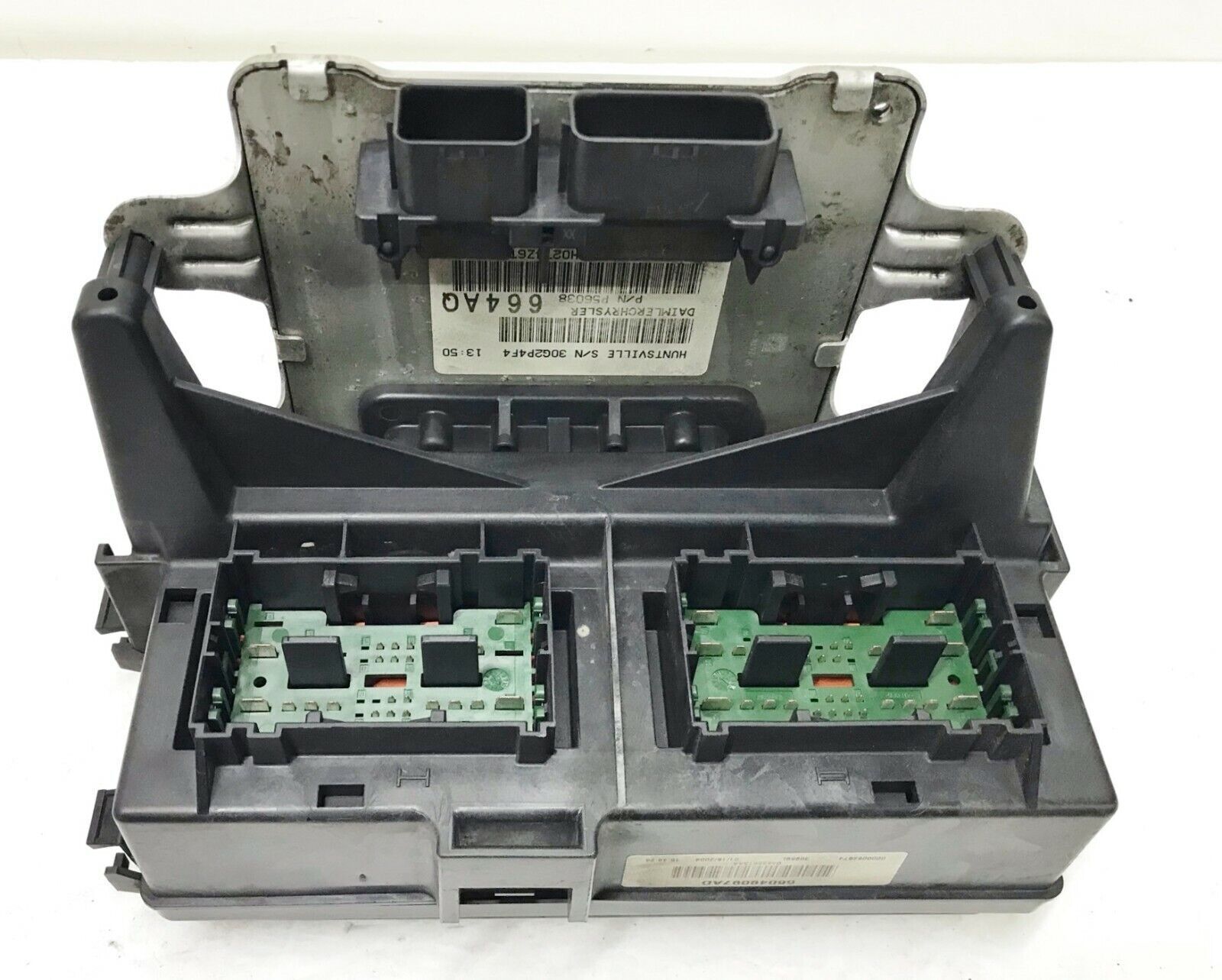 2004-2005 Dodge Durango Fuse Box Relay Unit 56049097AD Module