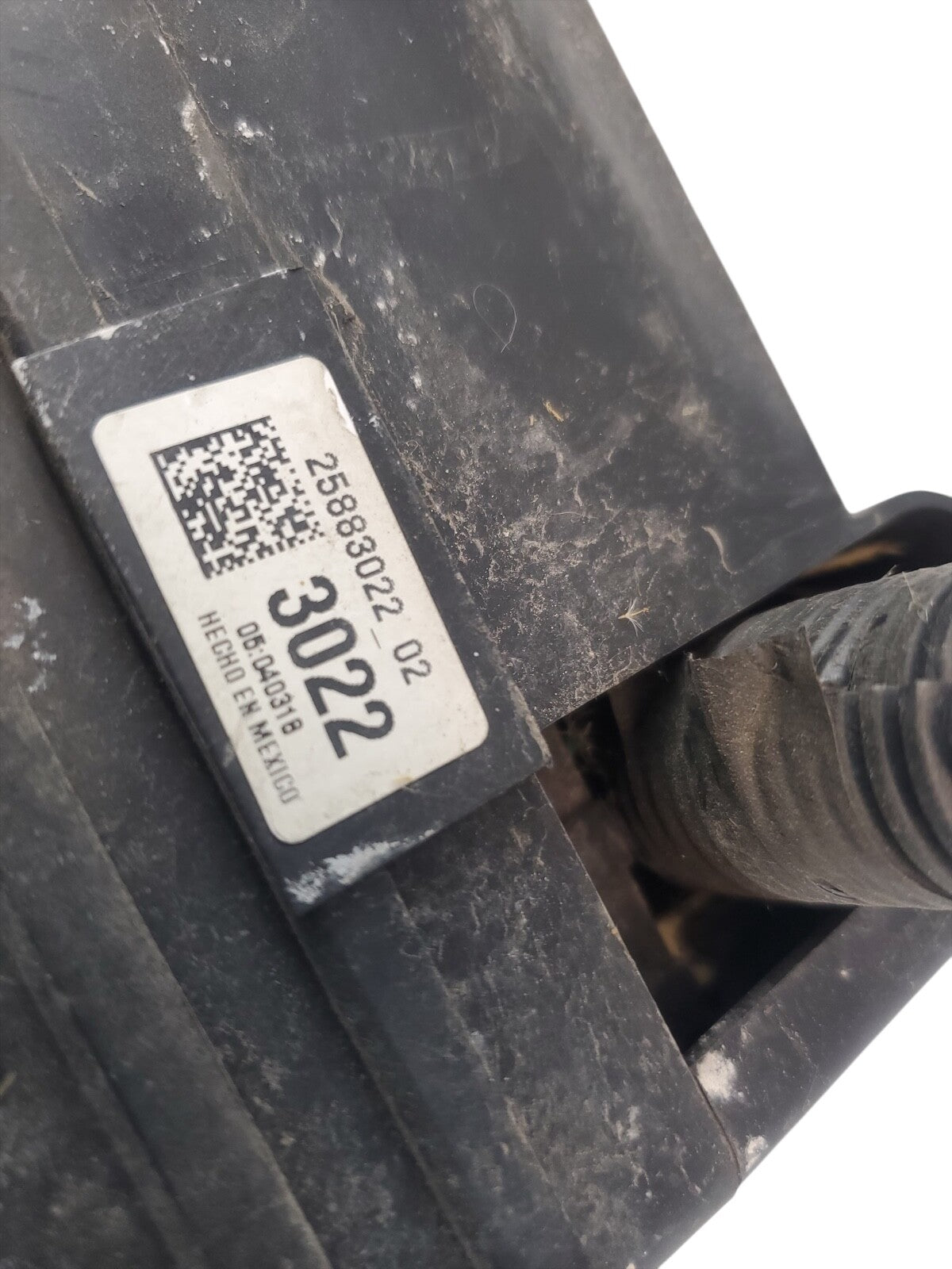 Pontiac Fuse Box Relay Block Junction Unit 2588302202 Module 911 10D4-B2