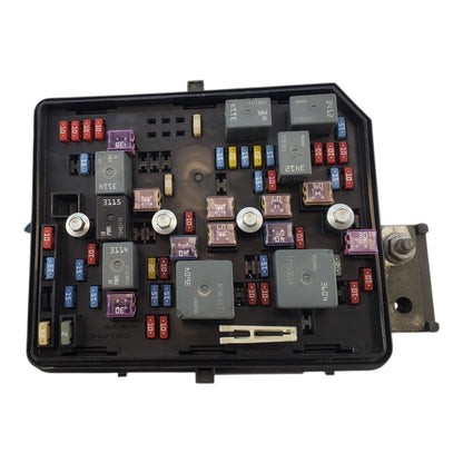 15904067  Buick Lucerne 2006-07 Fuse Box Relay Junction Unit Module AC