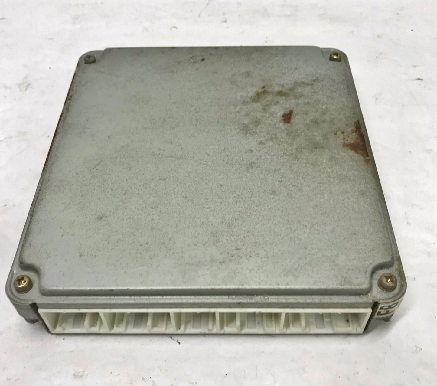 99 TOYOTA AVALON Engine ECM Control Module 89661-07231 8966107231