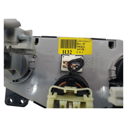 2008 Hyundai Accent HVAC Temperature Control Panel Part Number - 97250-1EXXX