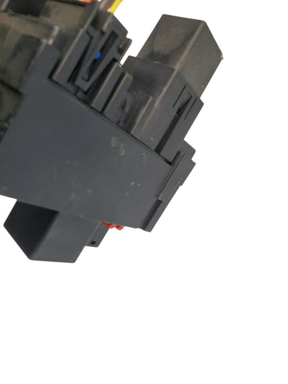99-06 Chevy Silverado GMC Sierra Suburban Fuse Relay Box 15770992-01