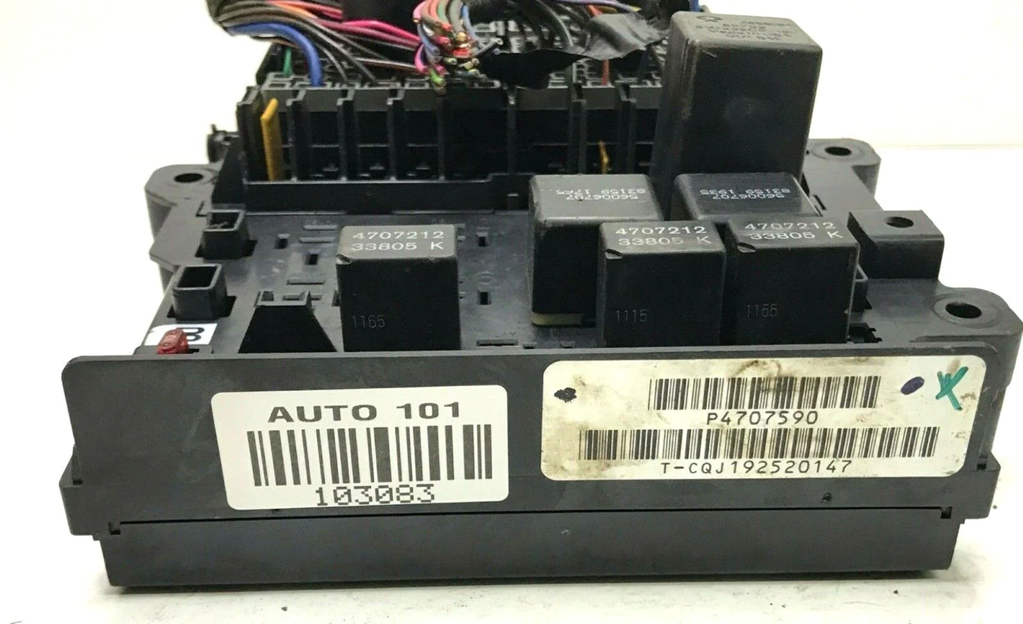 DODGE / CHRYSLER OEM FUSE RELAY JUNCTION BOX 4707590