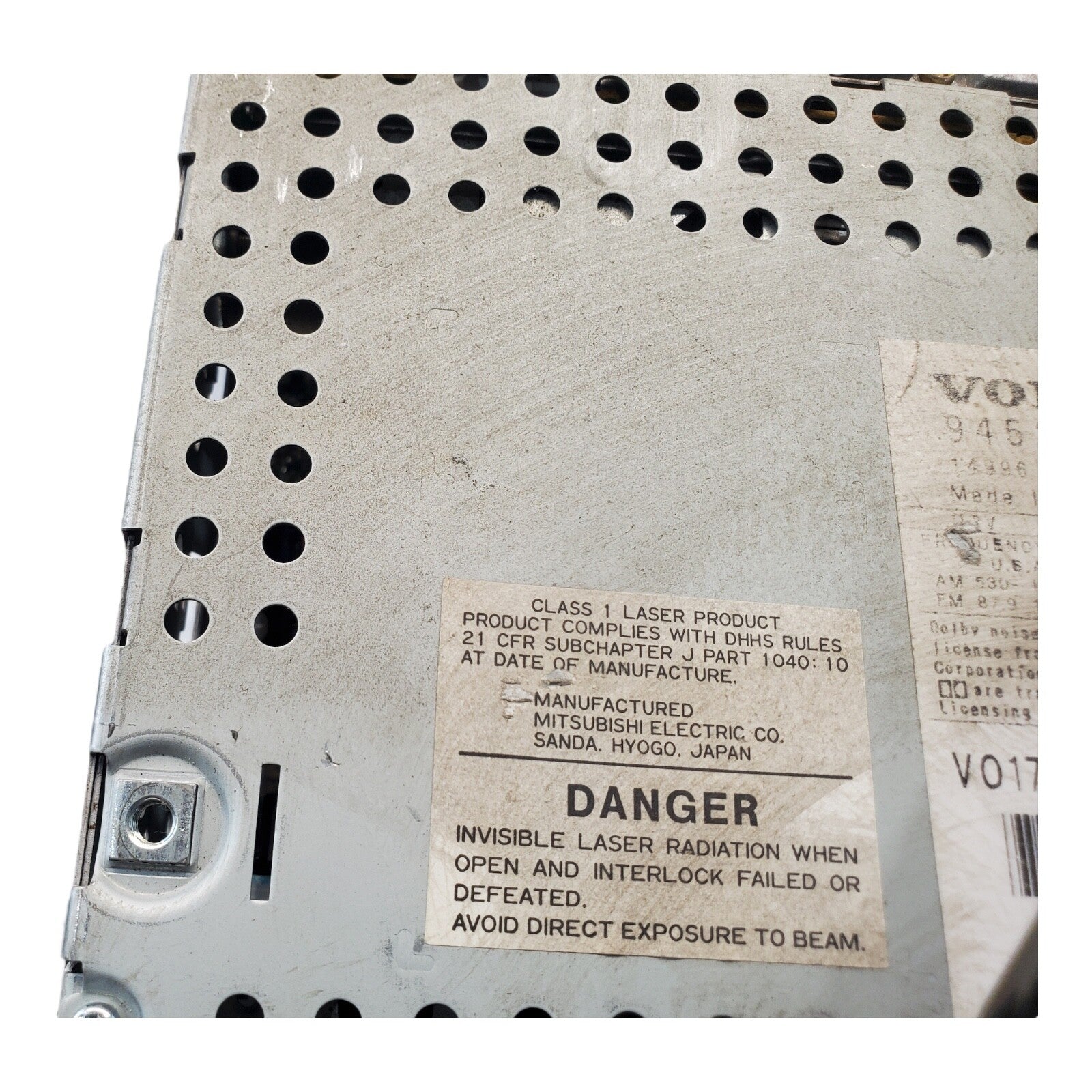 01-05 Volvo S60 S70 Series AM FM Cassette w Single CD Player HU-613 9452058-1