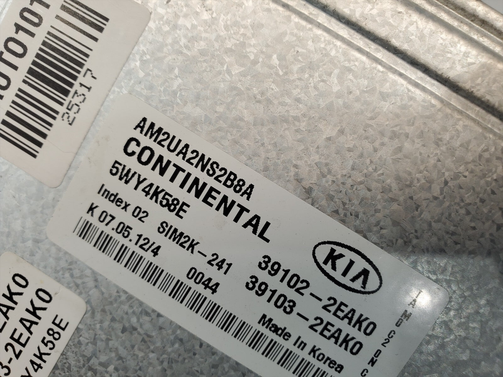 12-13 Kia Soul 2.0 engine computer ECM ECU 39102-2EAKO