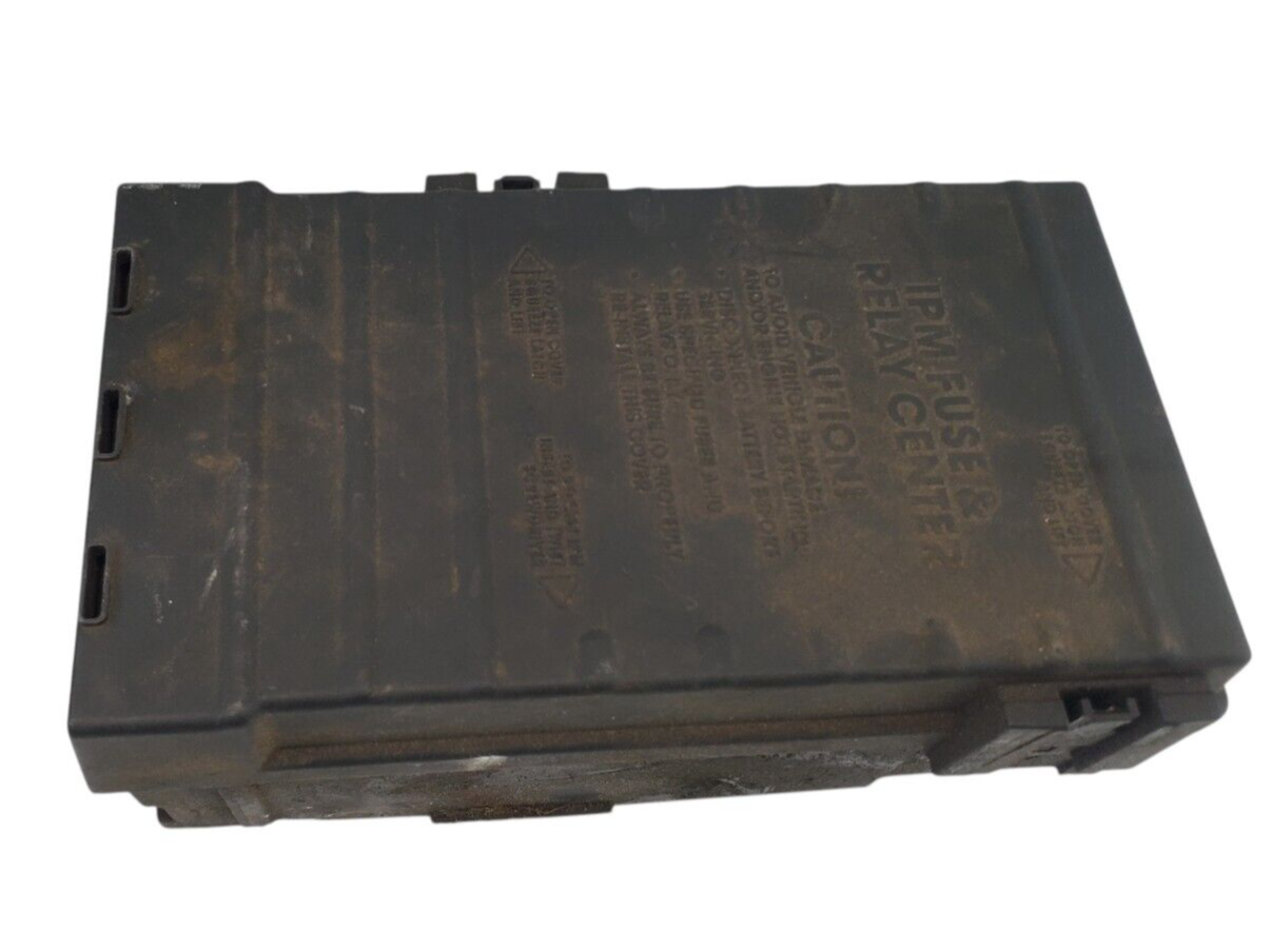 03-05 Caravan Town & Country Fuse Box 05102969AB 04748479AC