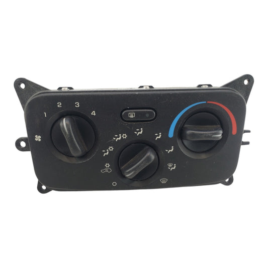 2004 - 2007 Jeep Liberty A/C  Heater Climate Control Temp Module OEM P55037533AD