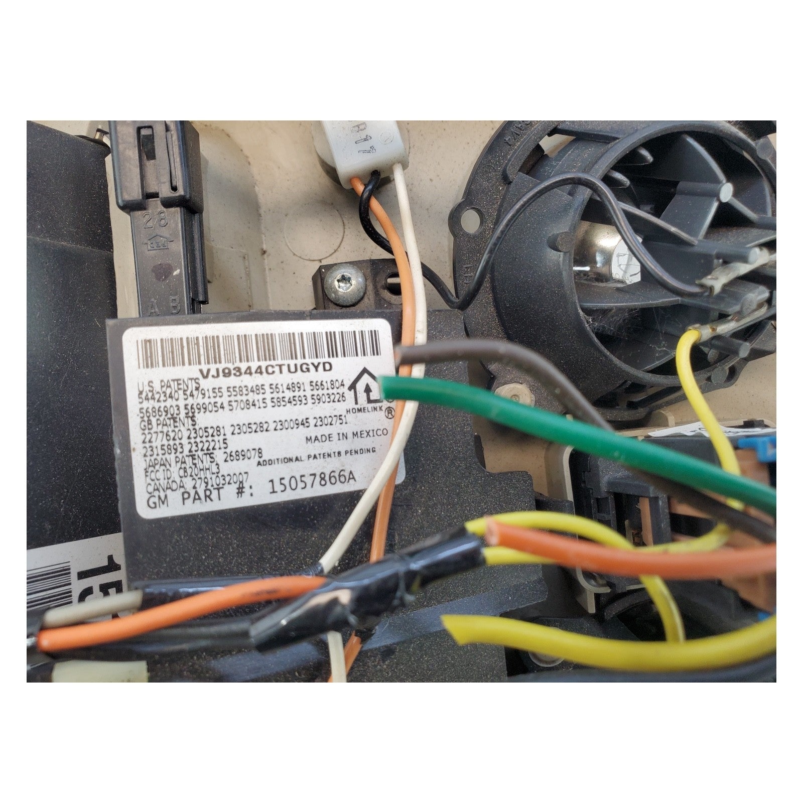 2003-2006 Cadillac Yukon Overhead Console Dome Map Light W/ Homelink 15057866A