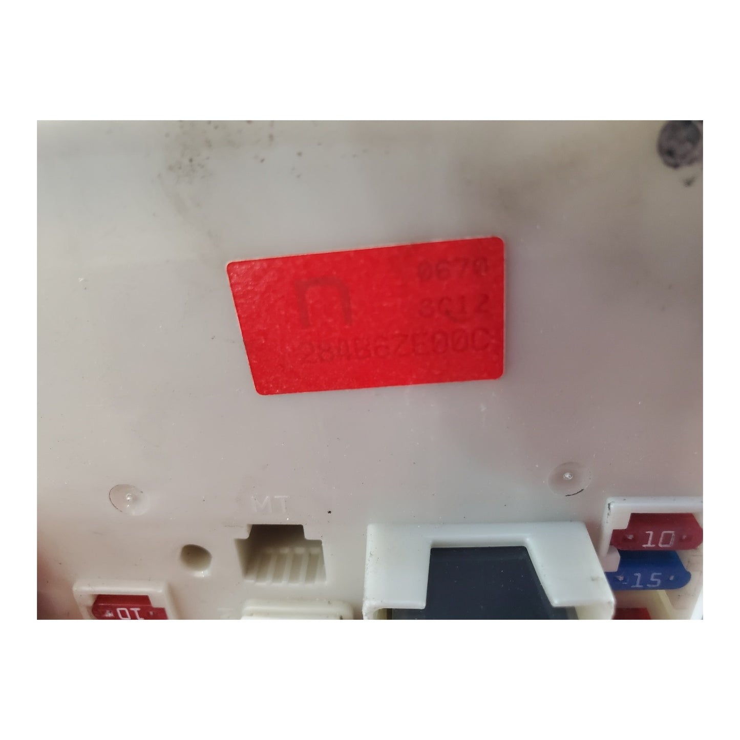 07 08 09 10 Nissan Titan Fuse Relay Box White 284B6-ZE00C Controller Assembly