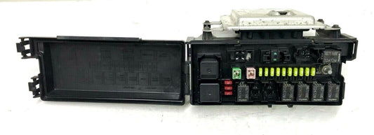 2004-2005 Dodge Durango Fuse Box Relay Unit 56049097AD Module