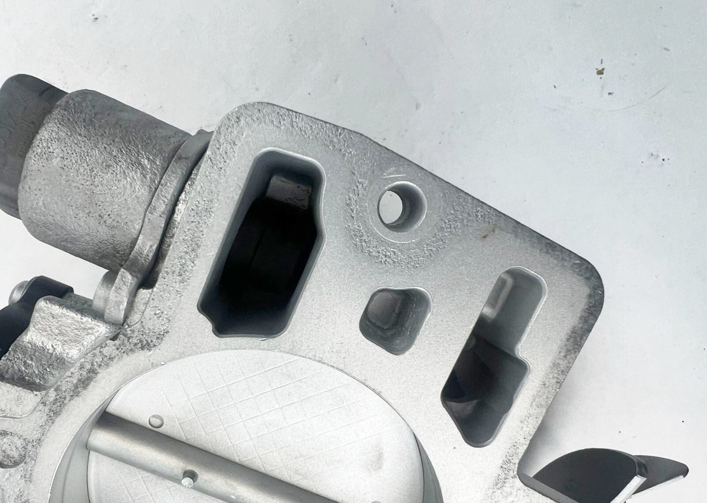 ✅ 03-06 Chevrolet Express GMC Savana 4.8 5.3 6.0 DBC Throttle Body 12596576 OEM