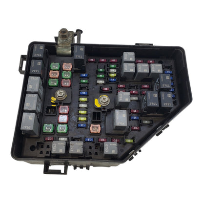 OEM 10-11 Chevrolet Traverse Fuse Box Junction 20913280 Module