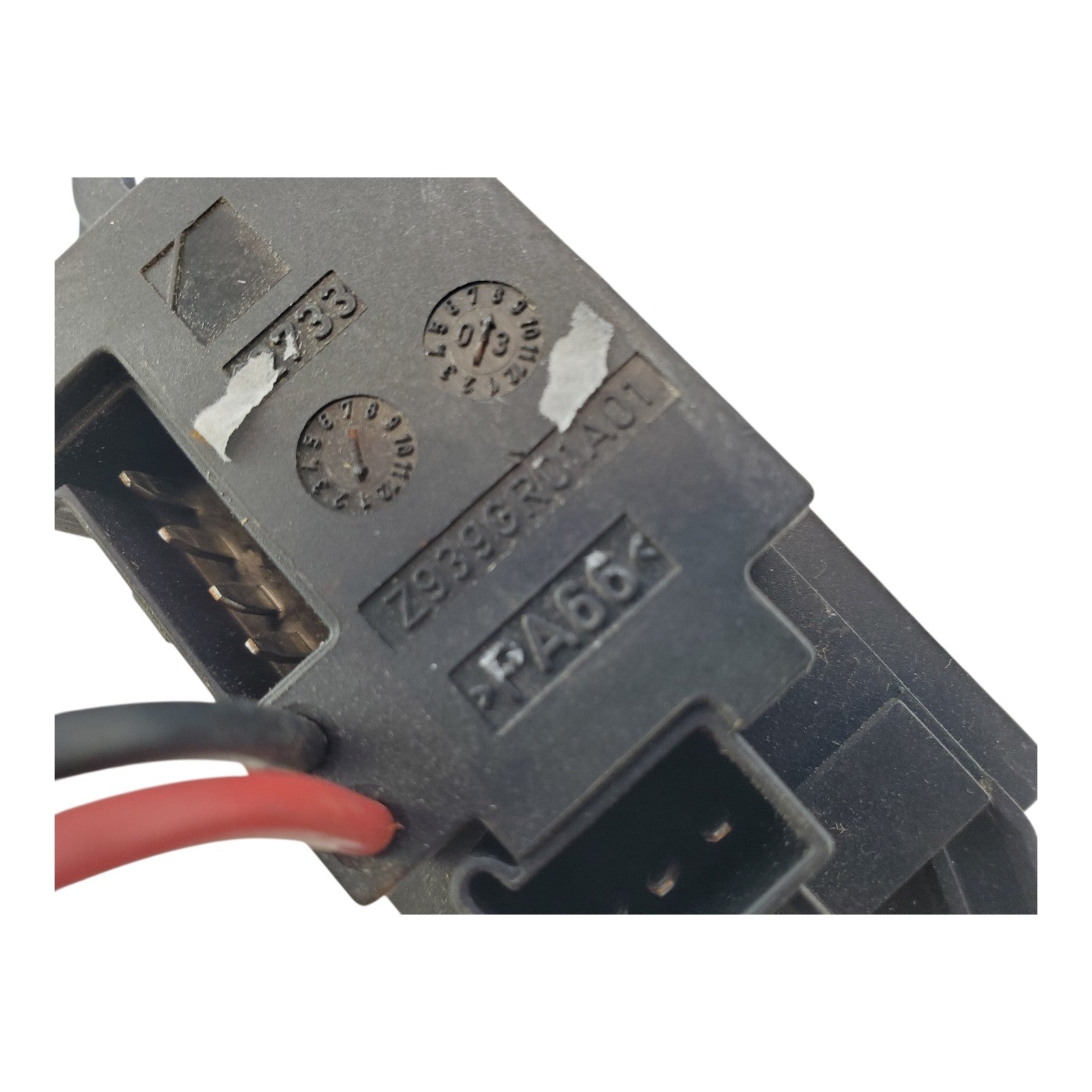 2000-2002 GMC Yukon / XL 1500 / 2500 HVAC Blower Motor Fan Resistor Z939GR01A01