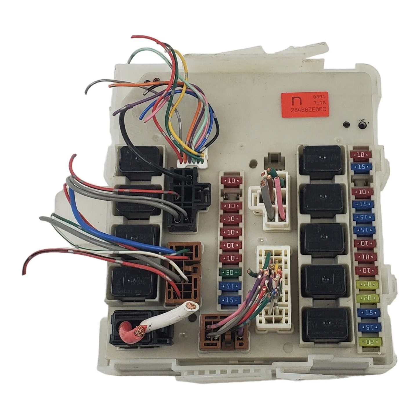 04-07 NISSAN TITAN ARMADA BODY CONTROL MODULE FUSE BOX 2400-6H31 / 284BZE00C