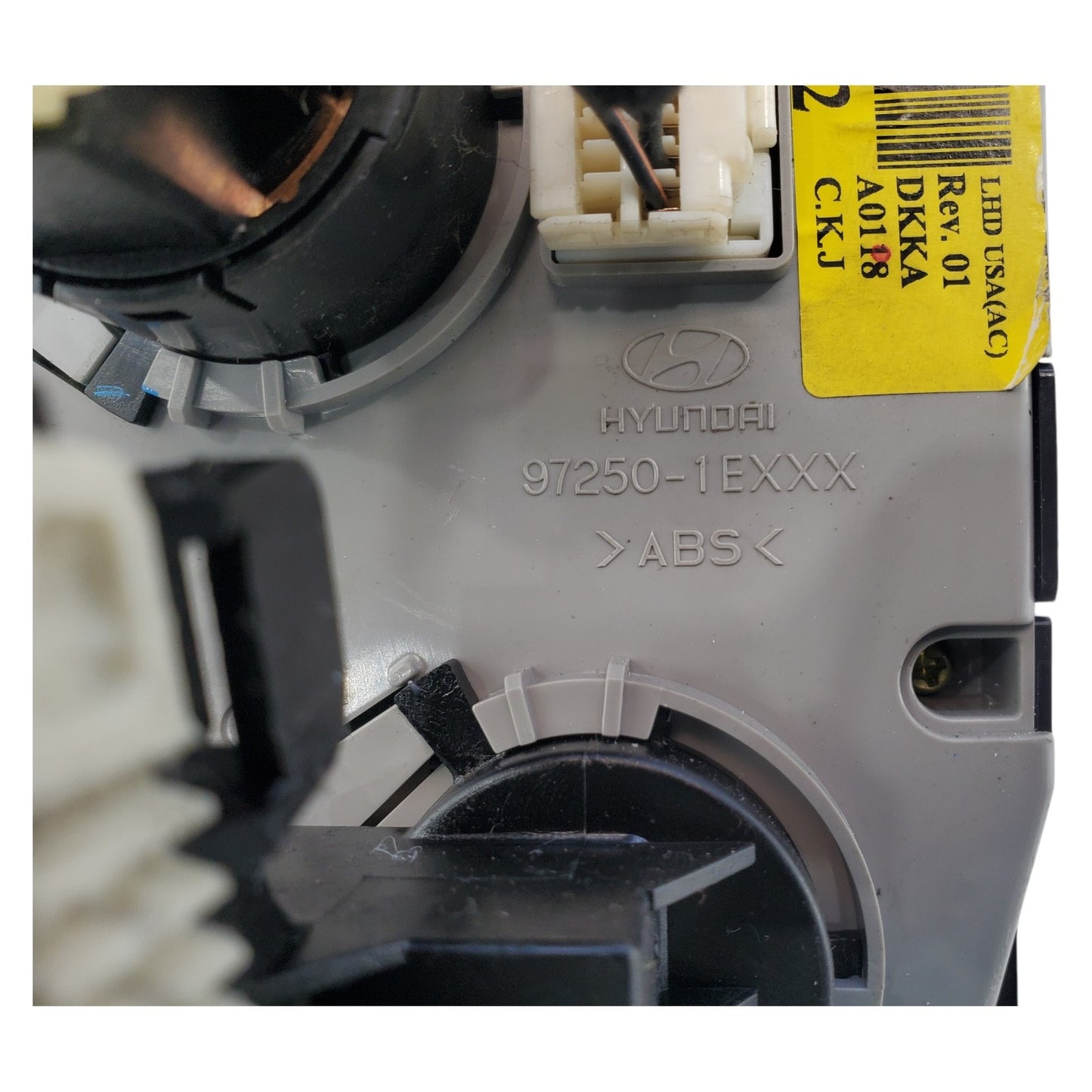 2008 Hyundai Accent HVAC Temperature Control Panel Part Number - 97250-1EXXX
