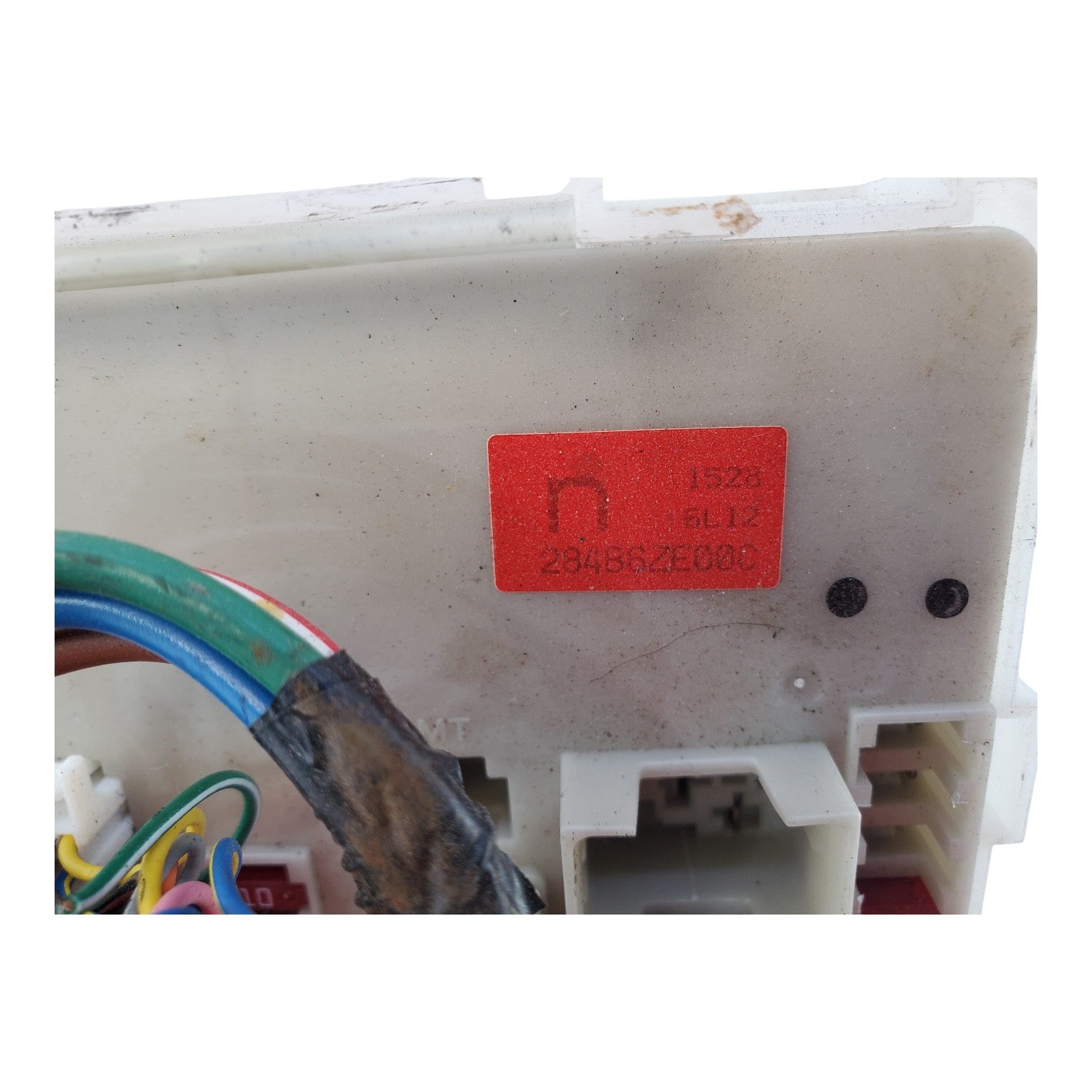 07 08 09 10 Nissan Titan Fuse Relay Box White 284B6-ZE00C Controller Assembly