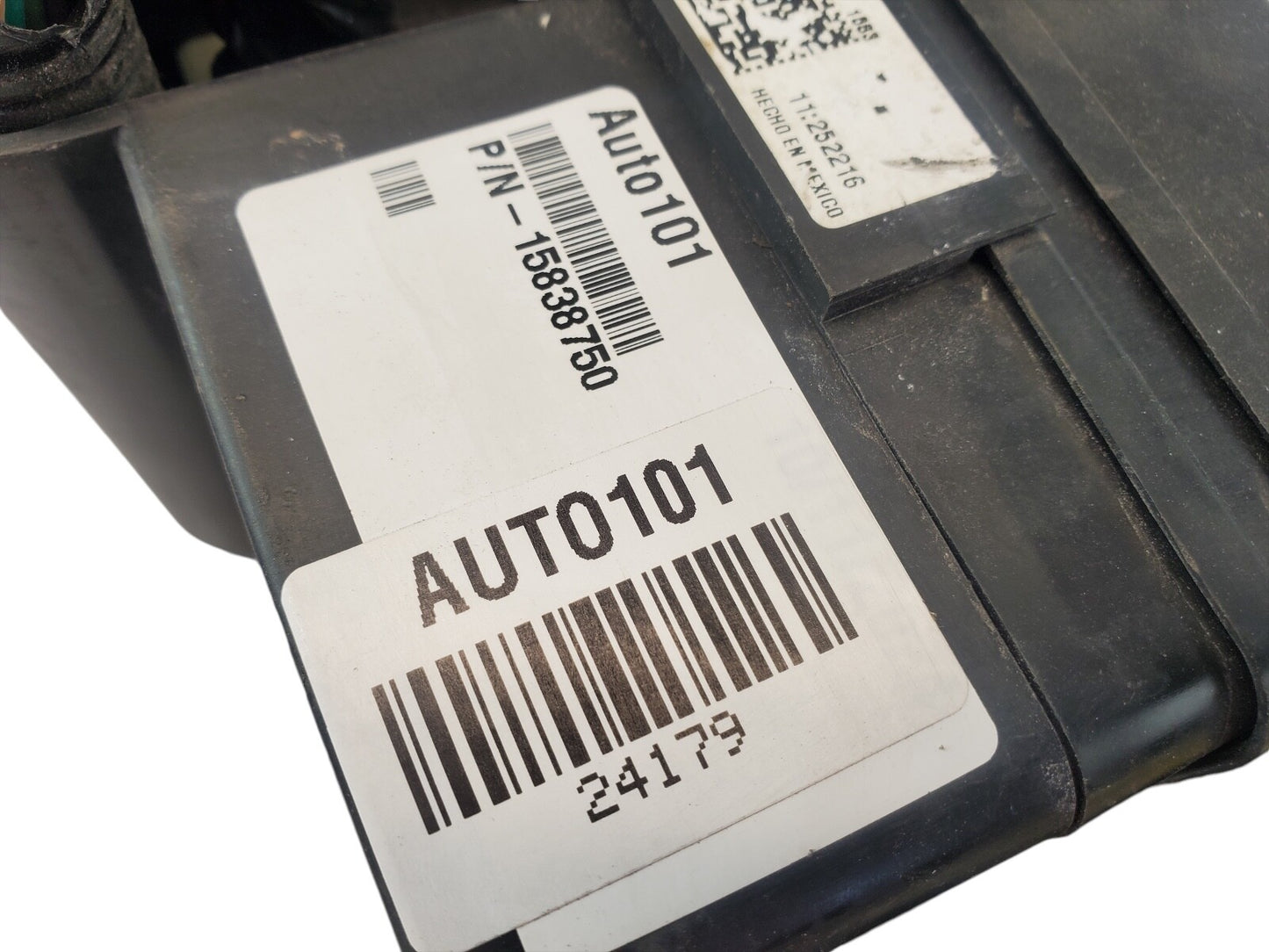 15838750 Chevy 2007 2008 Malibu Fuse Box Engine Bay Under Hood Front Relay D23