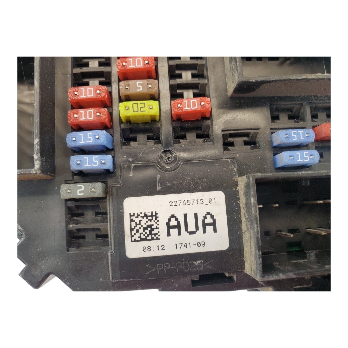 12 GMC SIERRA 1500 OEM Cabin Fuse Box Part Number 22745713