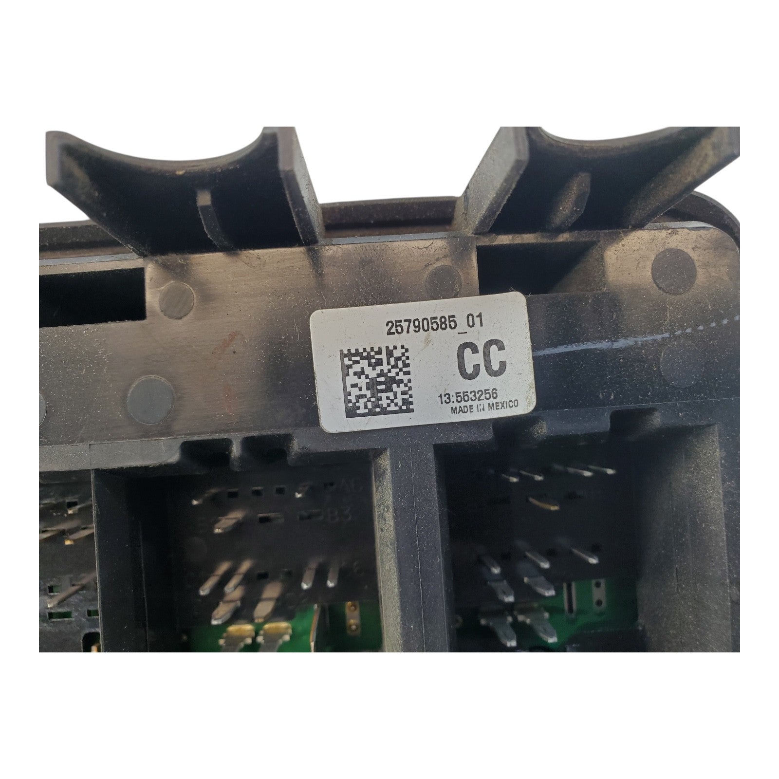 25790585 CC 2006 2007 Chevy Impala Engine Fuse Relay Junction Box 3.5 Base LT