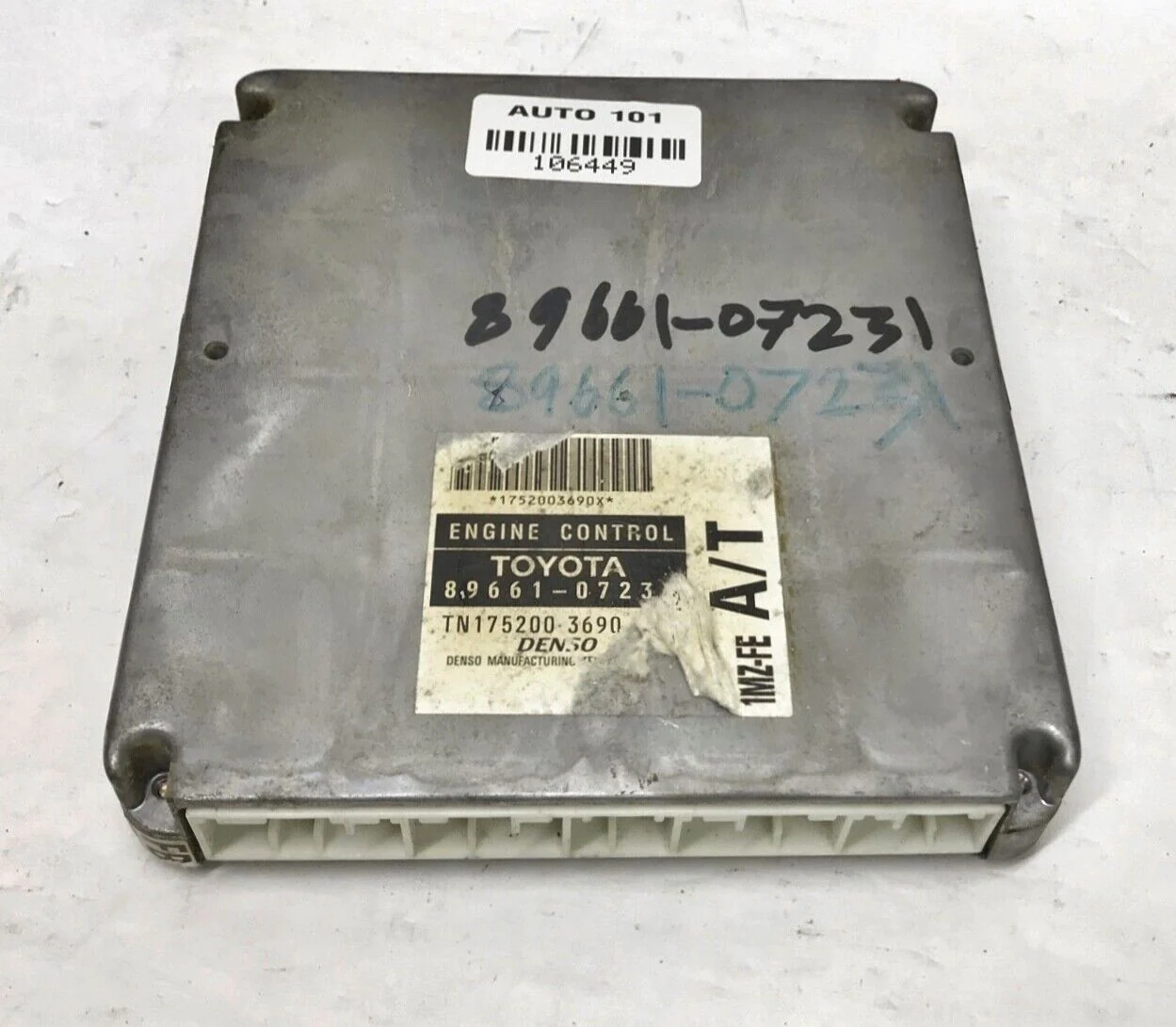 99 TOYOTA AVALON Engine ECM Control Module 89661-07231 8966107231