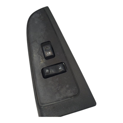 03-06 Chevy Silverado/GMC Sierra Passenger Switch Only OEM Broke Bezel 15109674