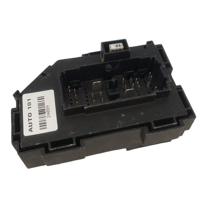 07 GMC Yukon XL FUSE RELAY BOX 15925044-02 OEM
