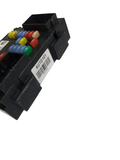 07 GMC Yukon XL FUSE RELAY BOX 15925044-02 OEM