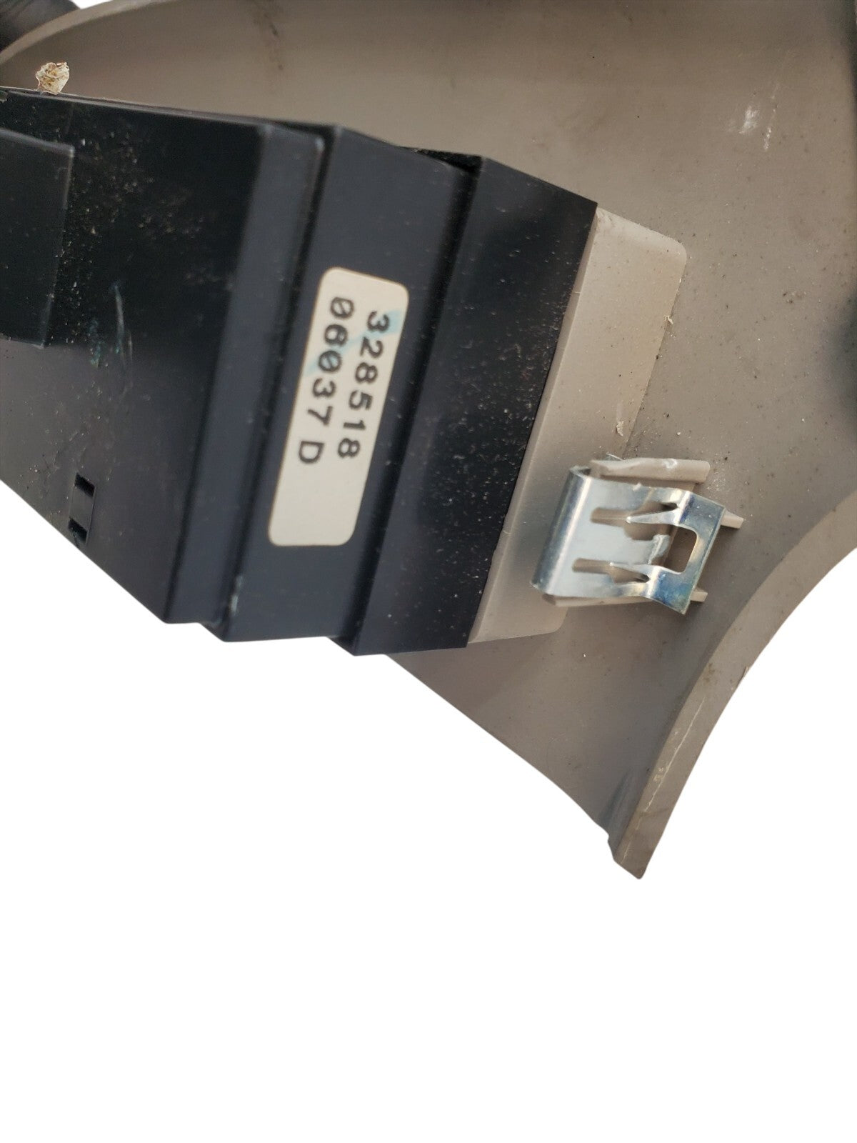 06-09 Chevy Trailblazer RIGHT FRONT PASSENGER SIDE WINDOW SWITCH 15857685