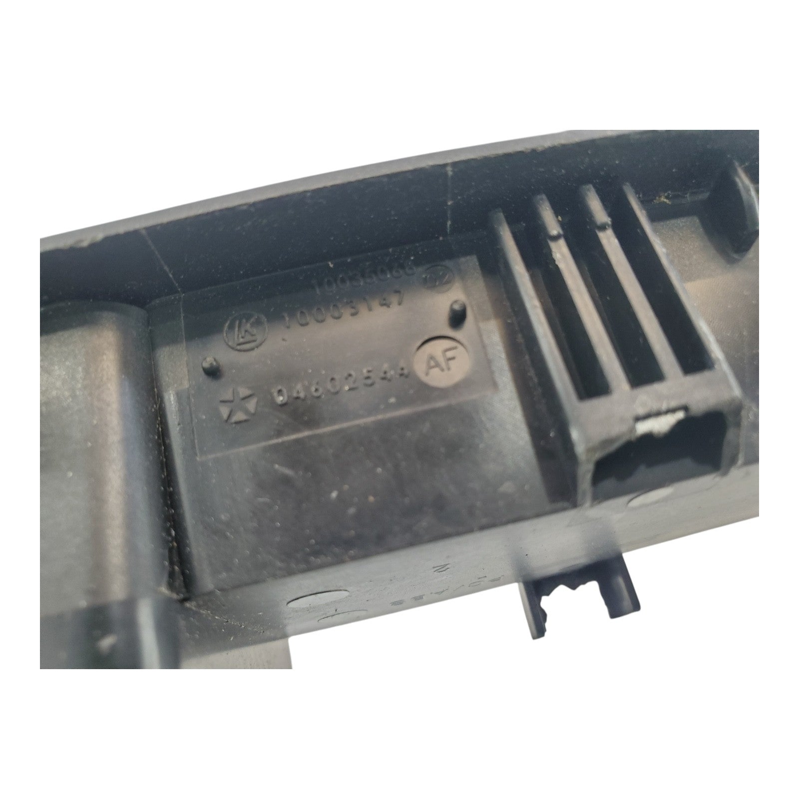 2009-2014 Chrysler Town & Country Front Right Side Door Window Switch 04602544AF