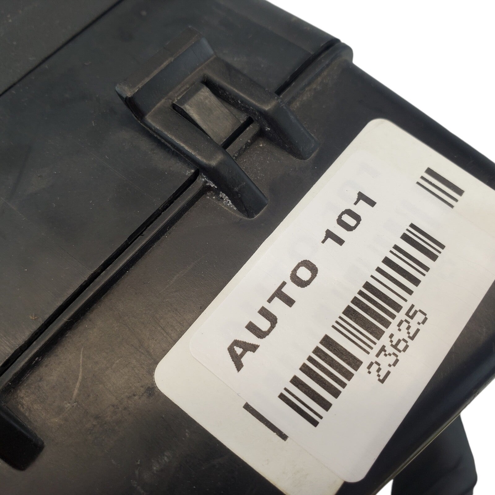 P05087250AC Chrysler Sebring 2006 Engine Fuse Relay Junction Box OEM 2