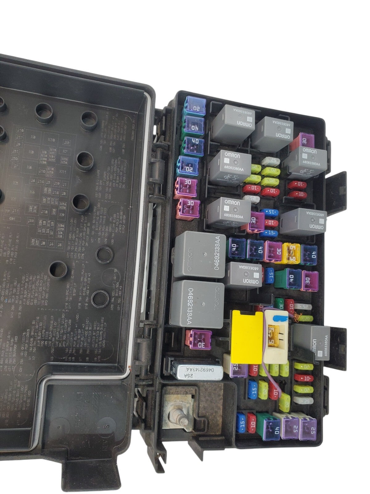 13 Dodge Caravan Town & Country Integrated Power Fusebox Fuse Box 68163904AC