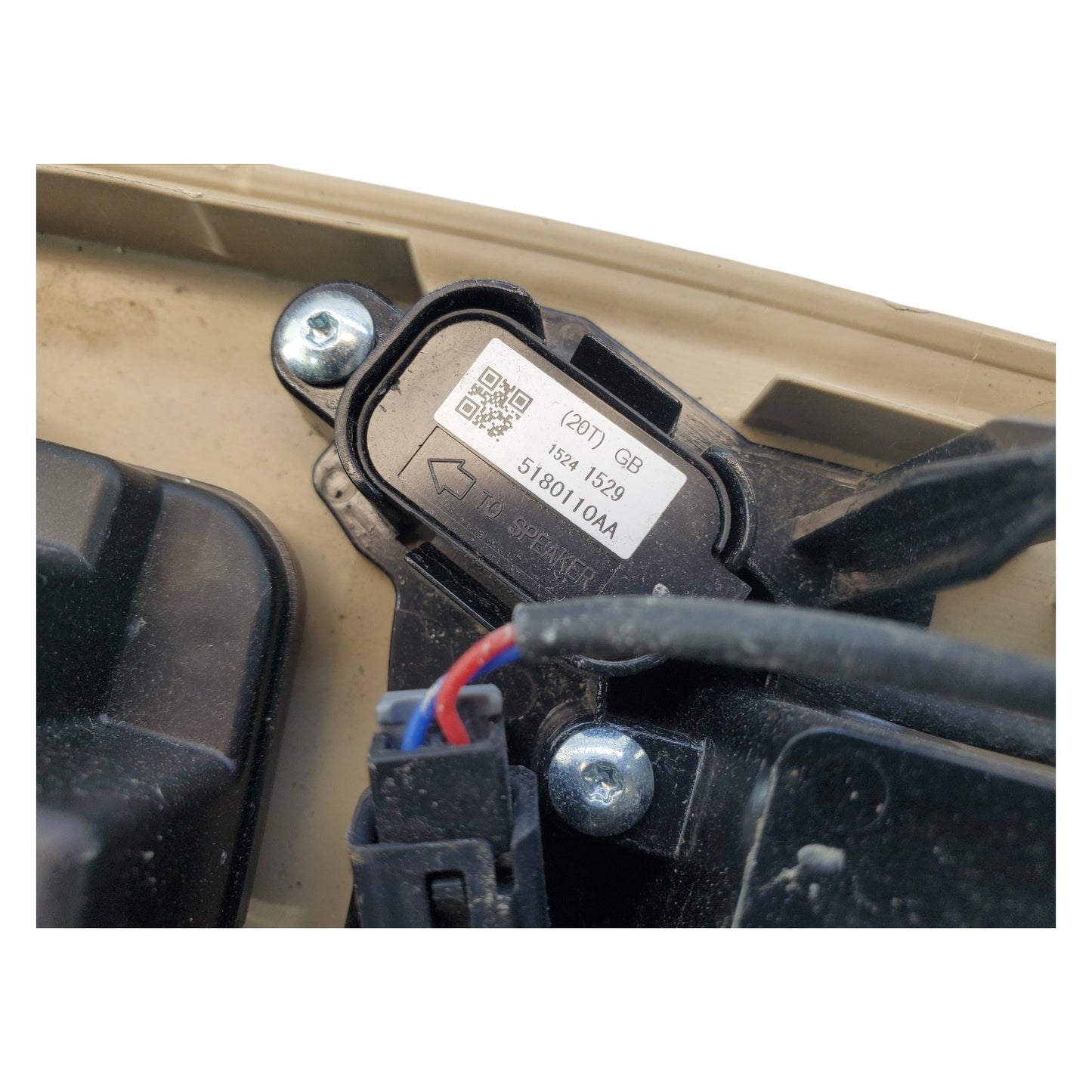 2010 BUICK ENCLAVE Overhead Dome Light Console Unit 1327076 OEM (110)