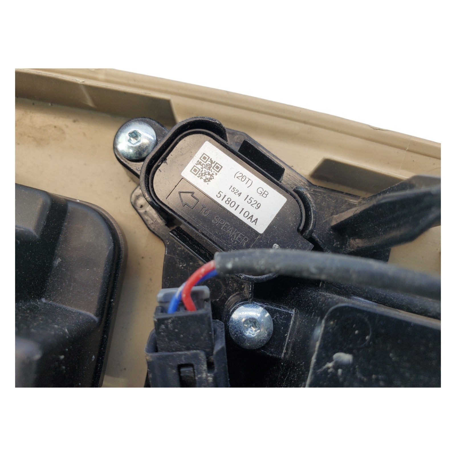 2010 BUICK ENCLAVE Overhead Dome Light Console Unit 1327076 OEM (110)