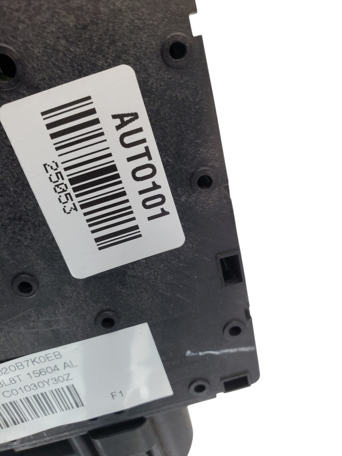 ✅09-12 Ford Escape Interior Relay Fuse Box 8L8T-15604-AL