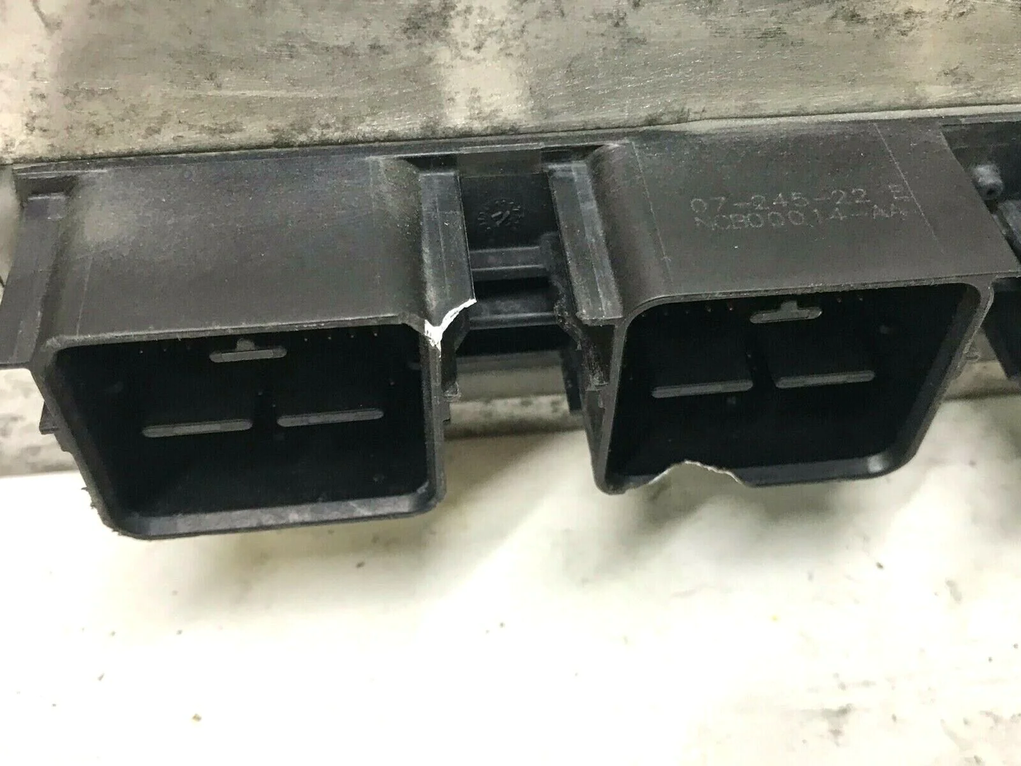 08 Ford Escape 2.3L Engine Control Module ECM Computer 8M6A-12A650-BH