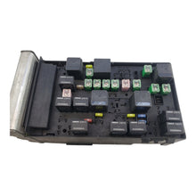 Chrysler Town & Country, Engine Fuse & Relay Box