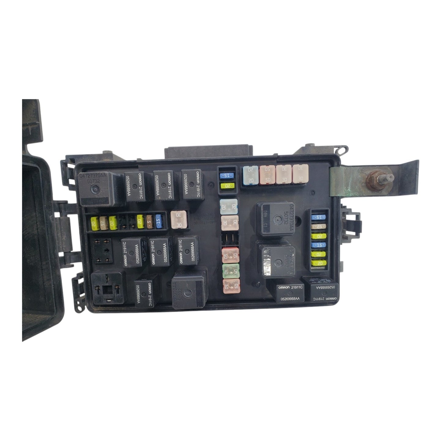 2005-06 Dodge Magnum/C-300 FUSE BOX MAIN PANEL engine compartment P05087166AI