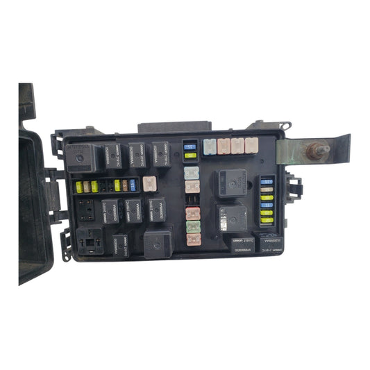 2005-06 Dodge Magnum/C-300 FUSE BOX MAIN PANEL engine compartment P05087166AI